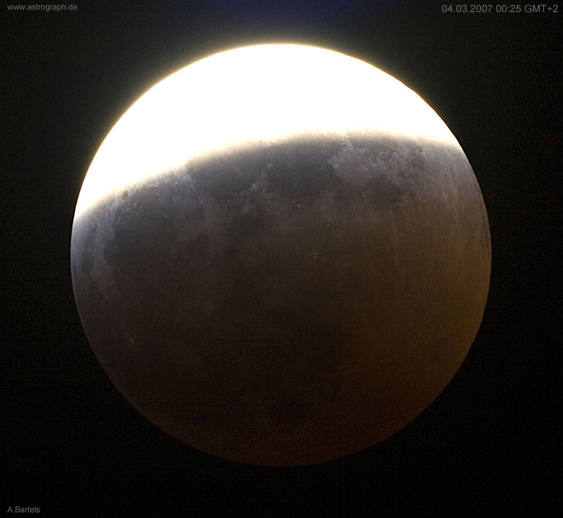 img_0030_lunar-eclipse_040307.jpg