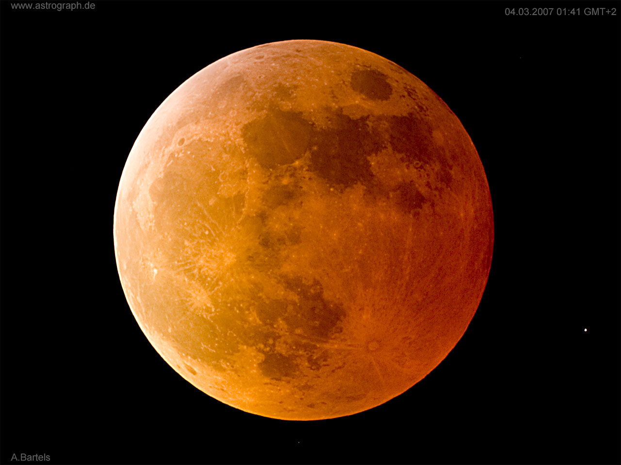 img_0049_lunar-eclipse_040307.jpg