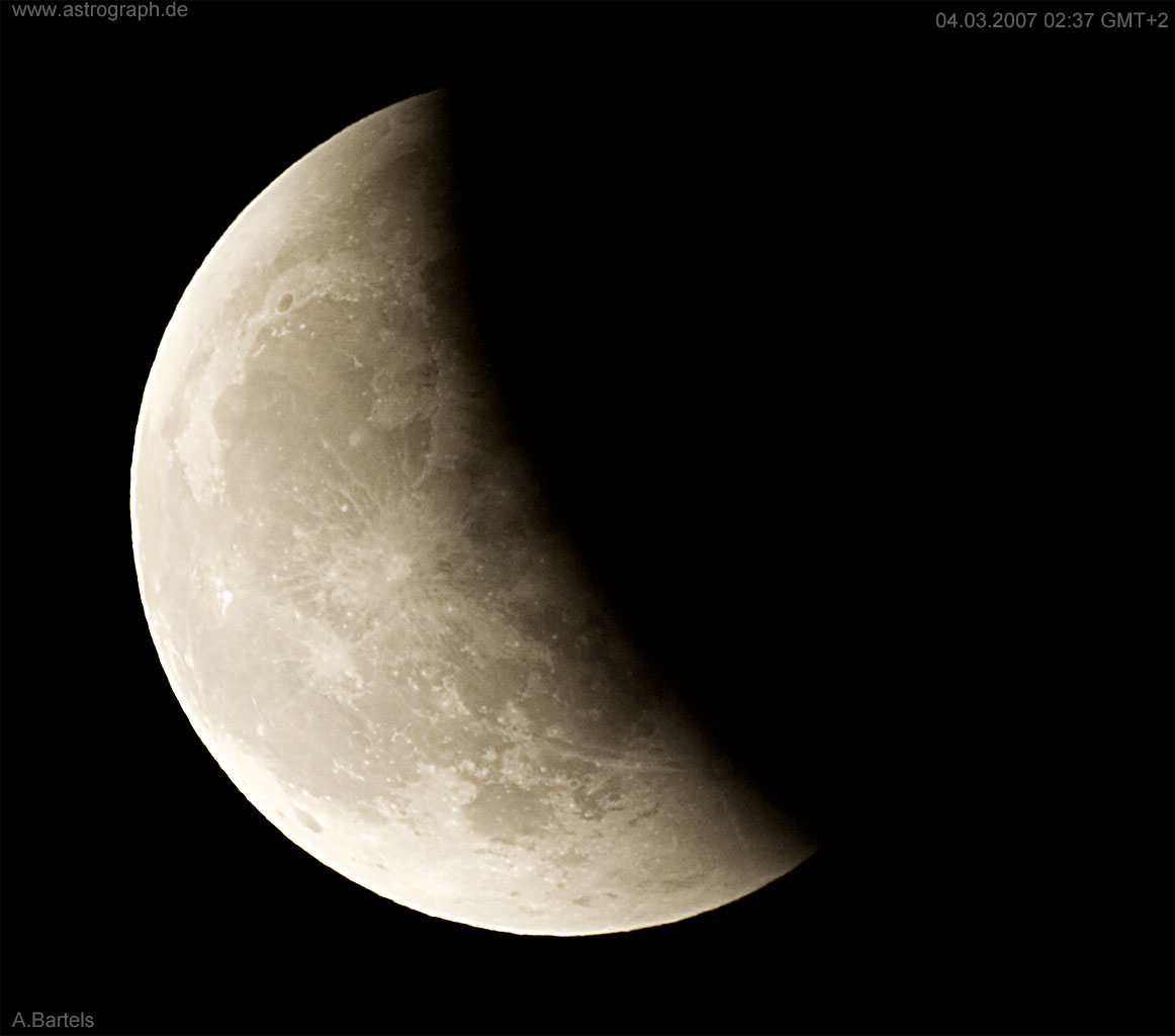 img_0058_lunar-eclipse_040307.jpg